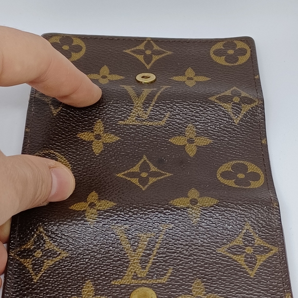 Louis Vuitton Key Case (4keys) - Picture 4 of 11